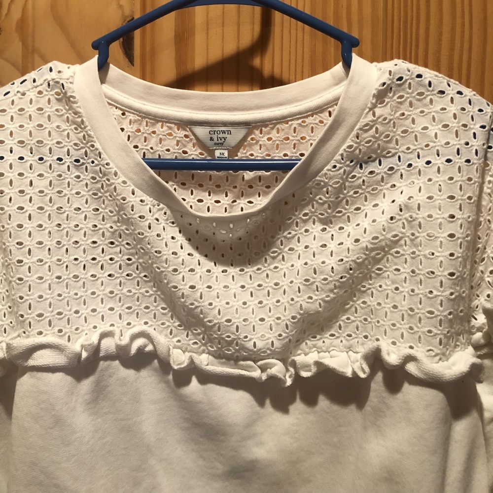 Crown & Ivy white sweatshirt 3X with cut out design